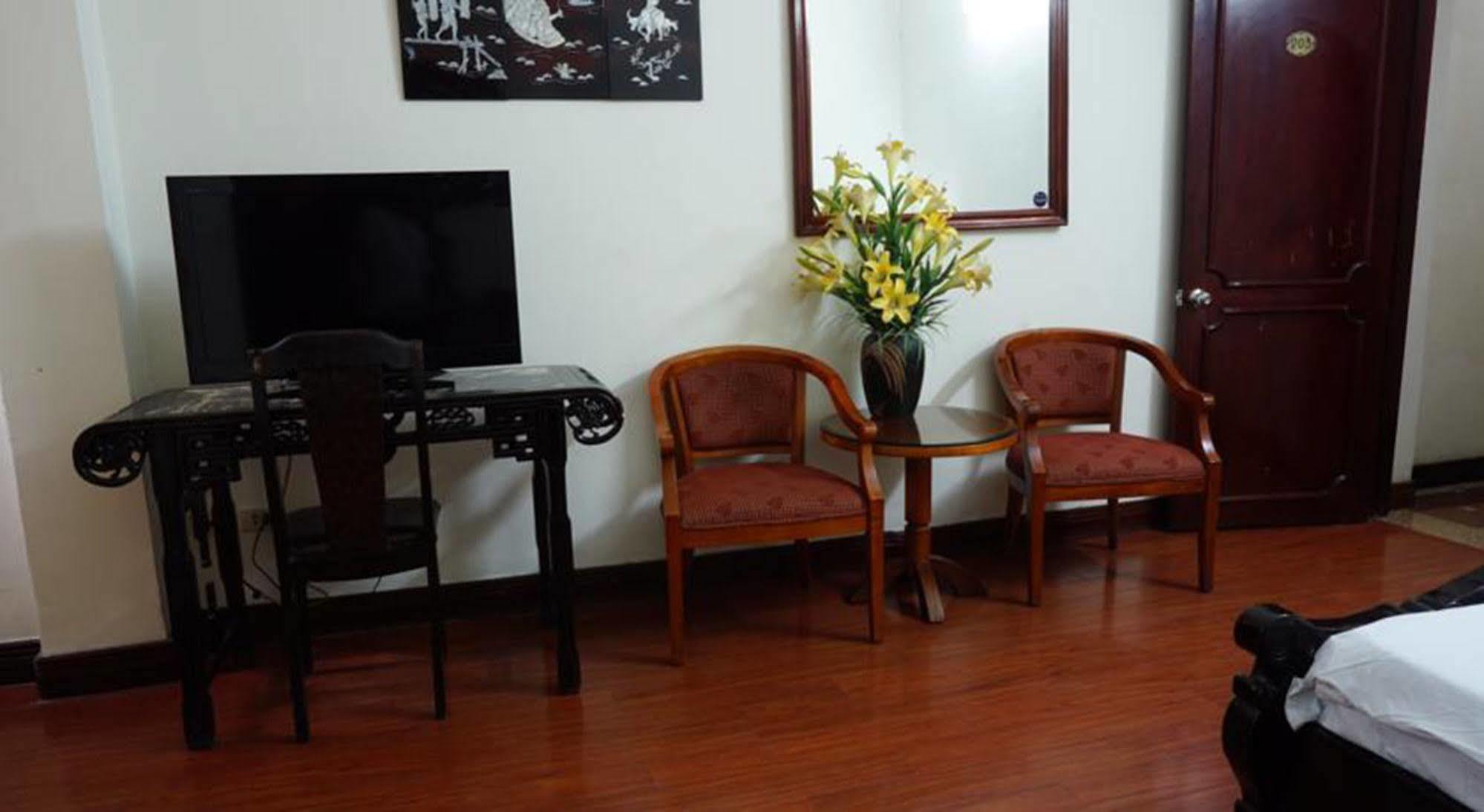 Hanoi Golden Moon Guest House & Travel Esterno foto